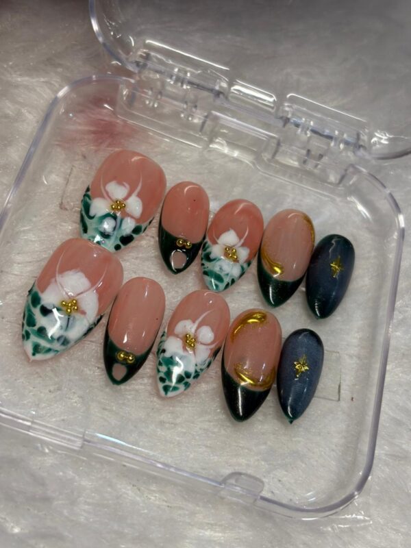 Midnight Garden - Emerald Floral & Gold Piercing Nails