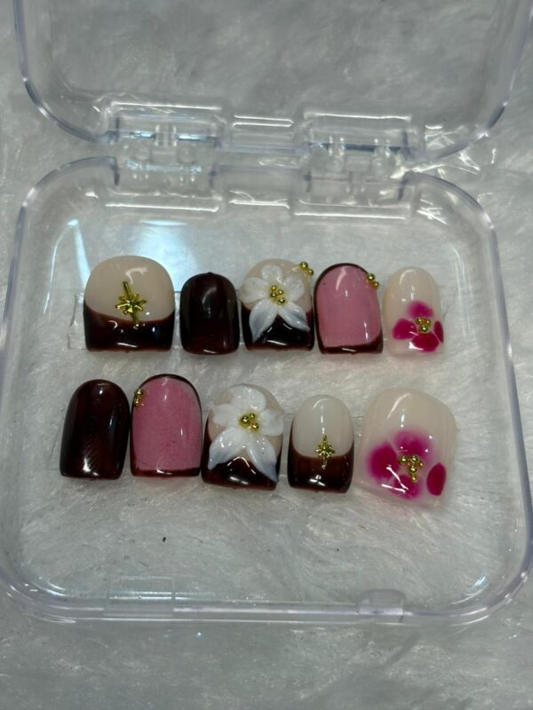 Truffle & Rose - 3D Floral & Gold Press-On Nails