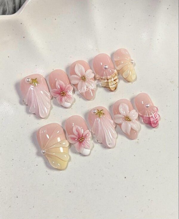 Handmade 3D Seashell & Starfish Press On Nails - Almond Shape